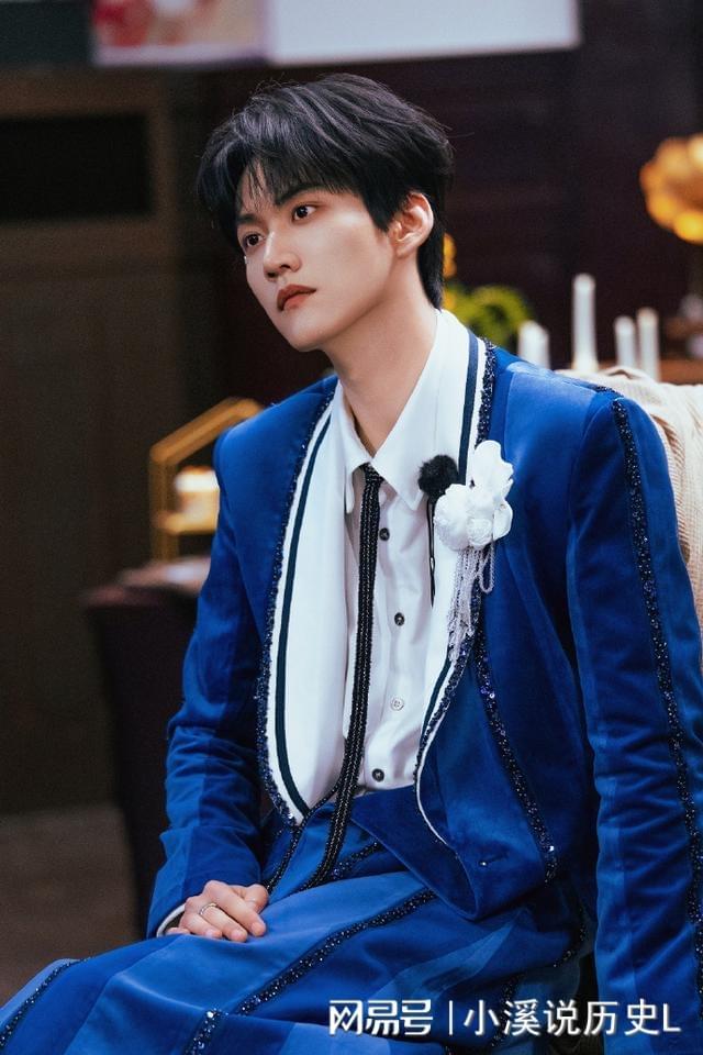 亲爹被爆是老赖1亿欠款还未还继黄杨钿甜后嘉行又塌一个！(图7)
